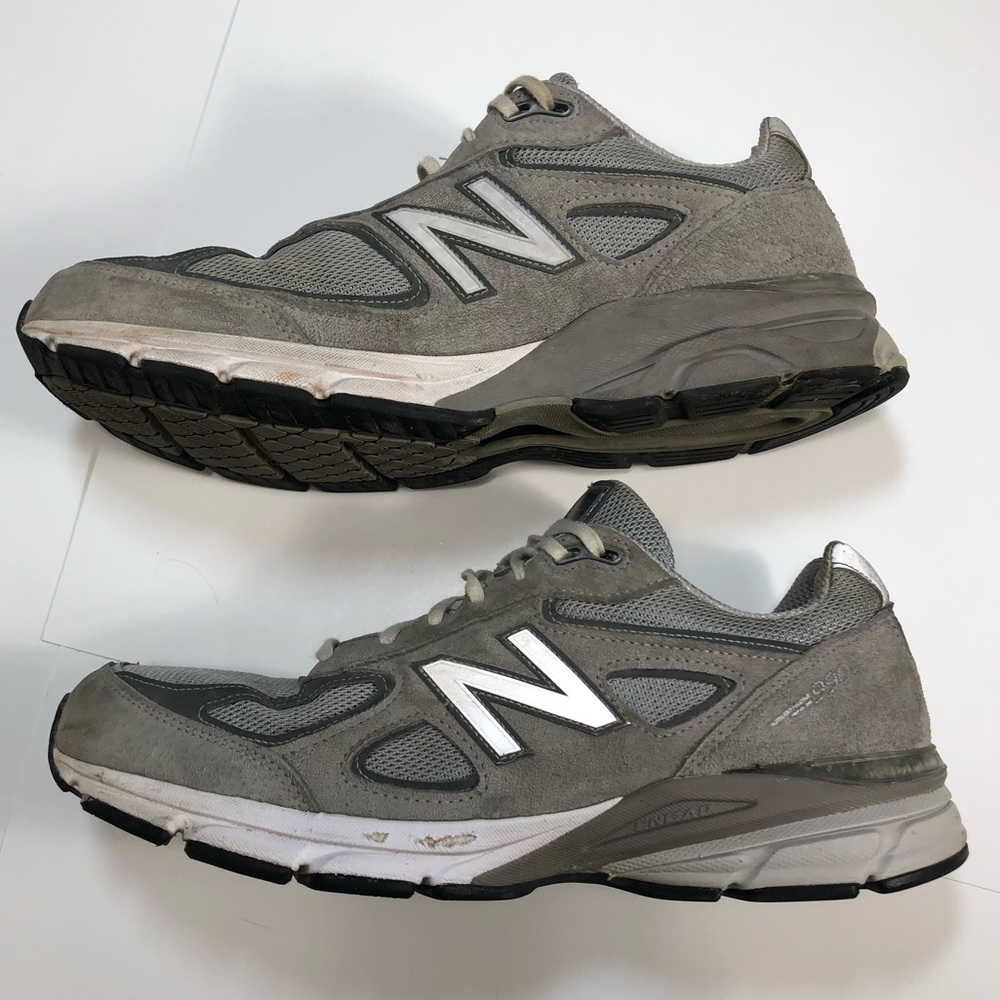New Balance 990 V4